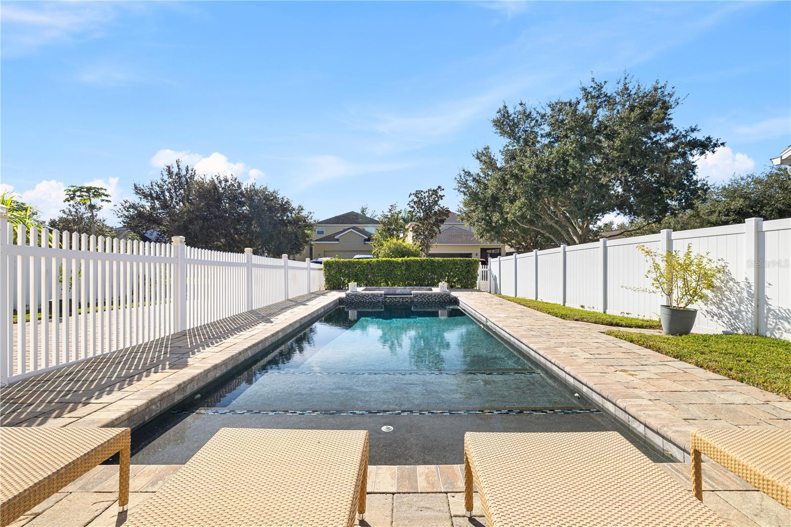 SIGNATURE LAKES - Residential