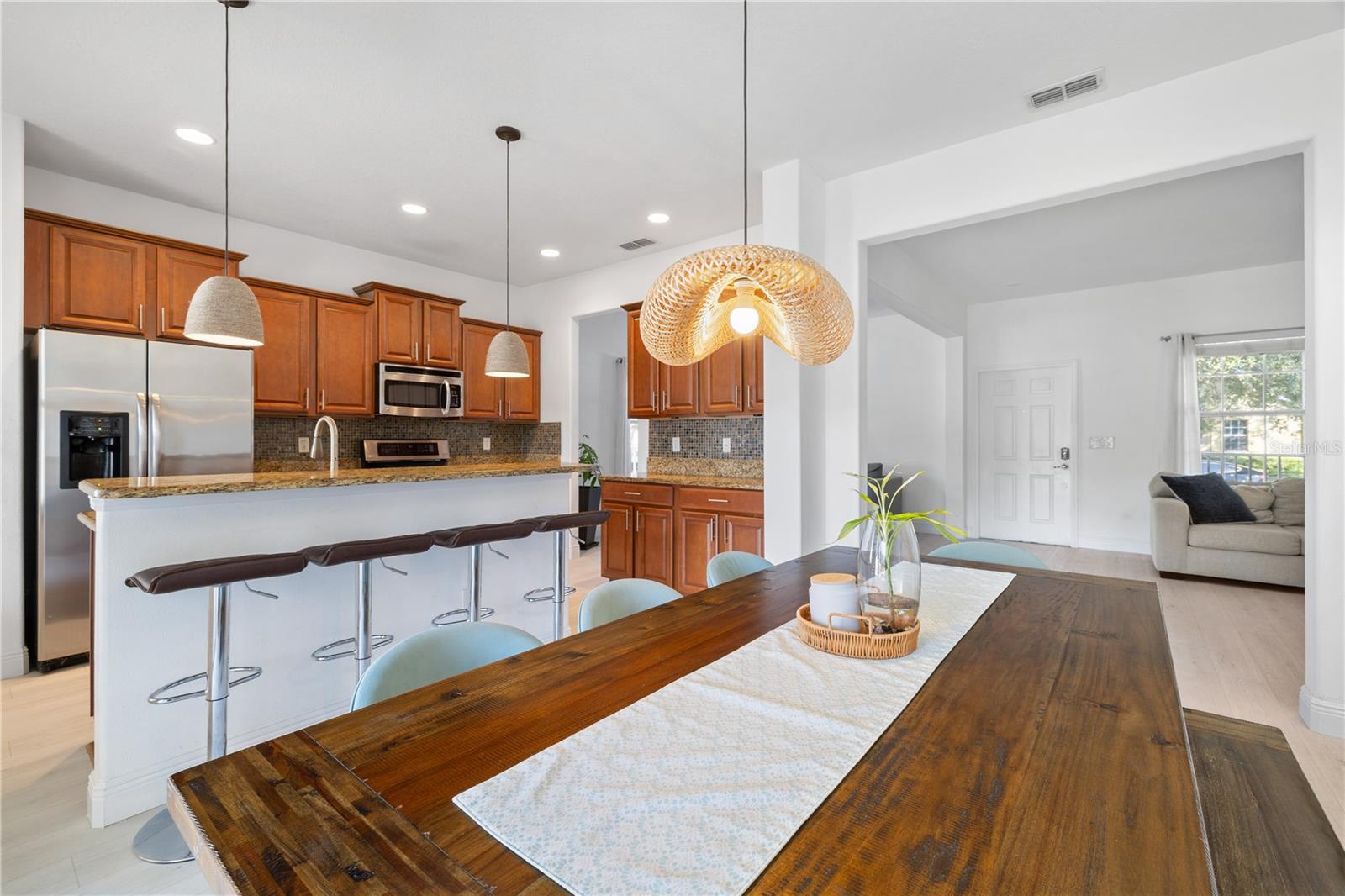 SIGNATURE LAKES - Residential