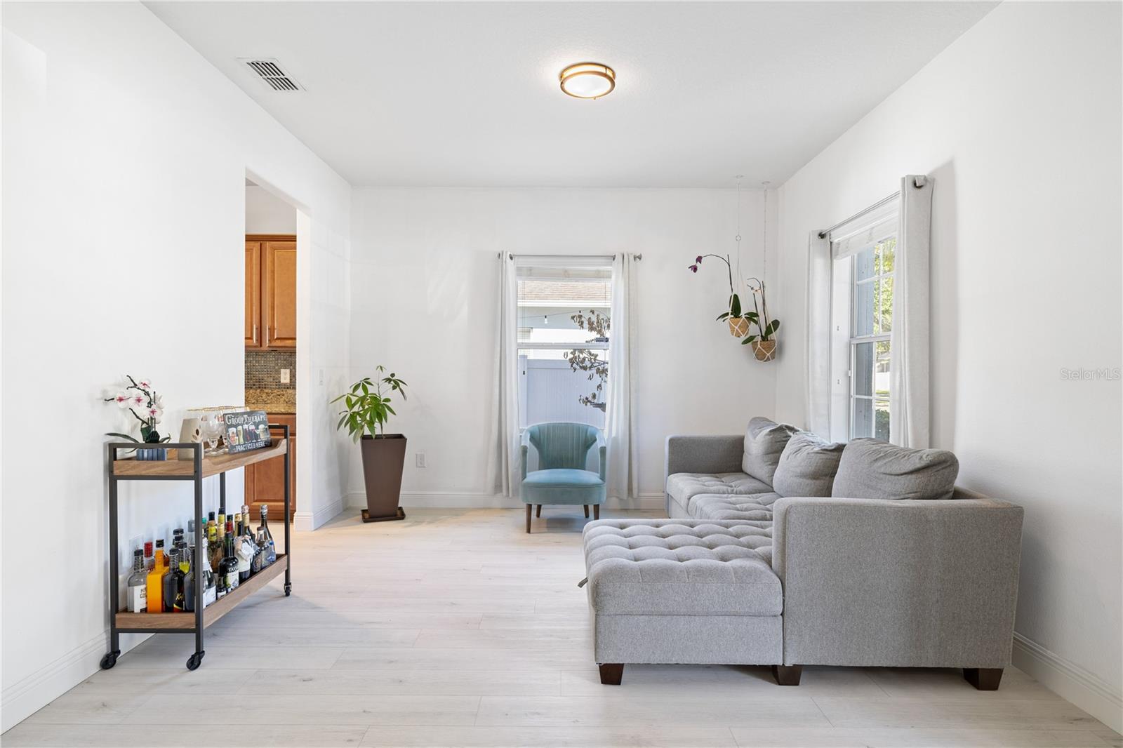 SIGNATURE LAKES - Residential