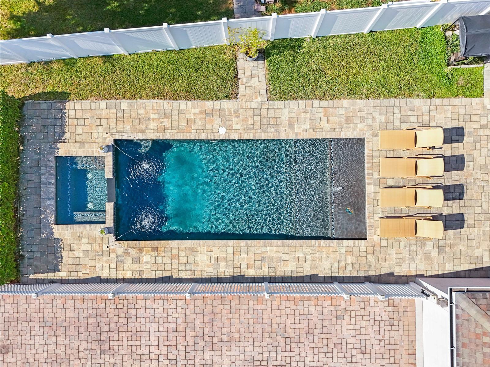 SIGNATURE LAKES - Residential