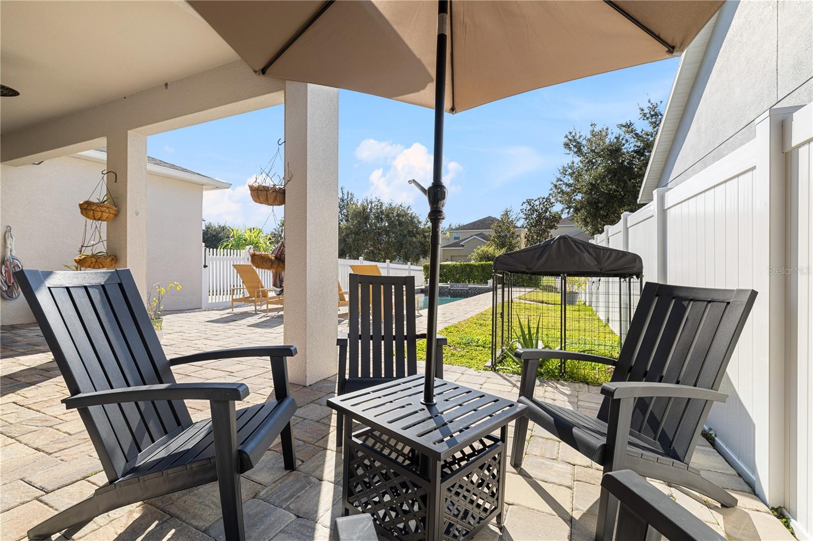 SIGNATURE LAKES - Residential