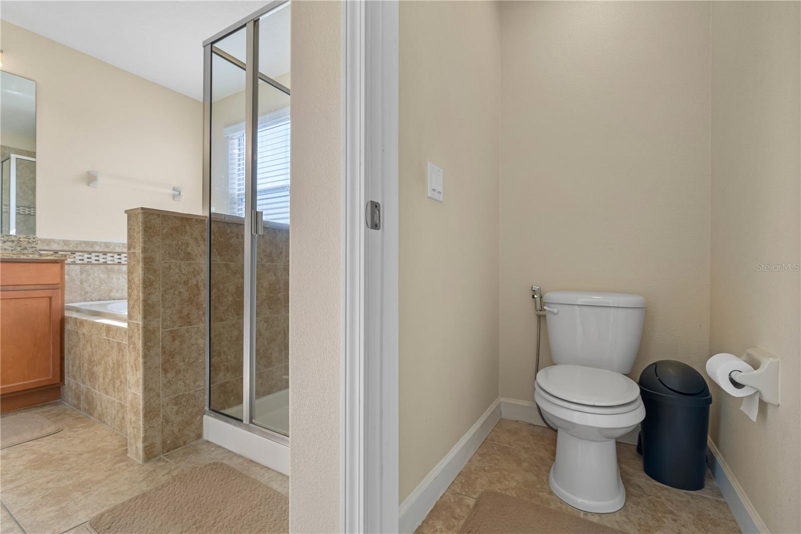 SIGNATURE LAKES - Residential