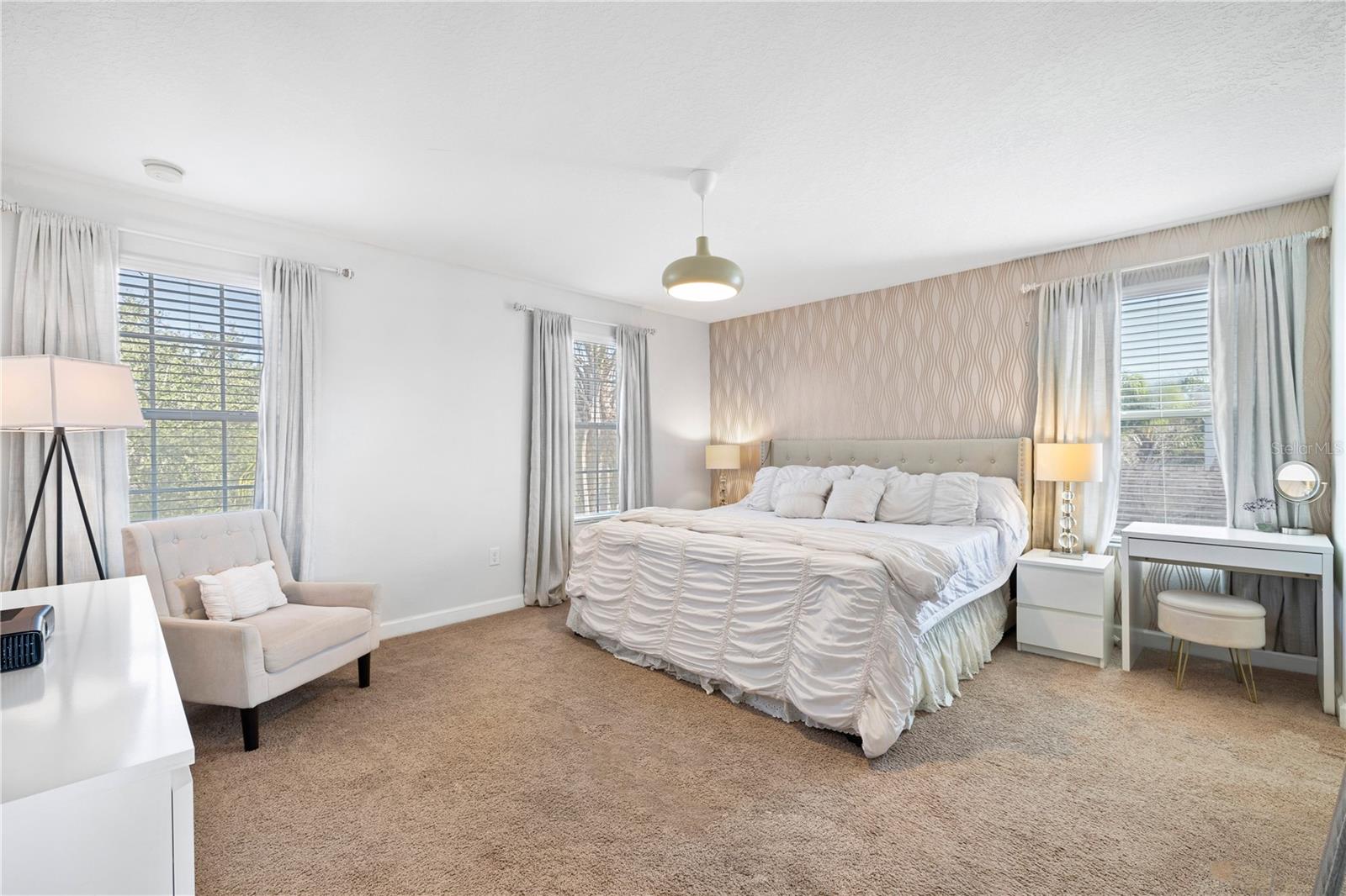 SIGNATURE LAKES - Residential