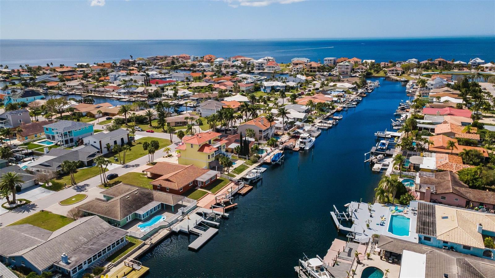 FLOR A MAR - Residential