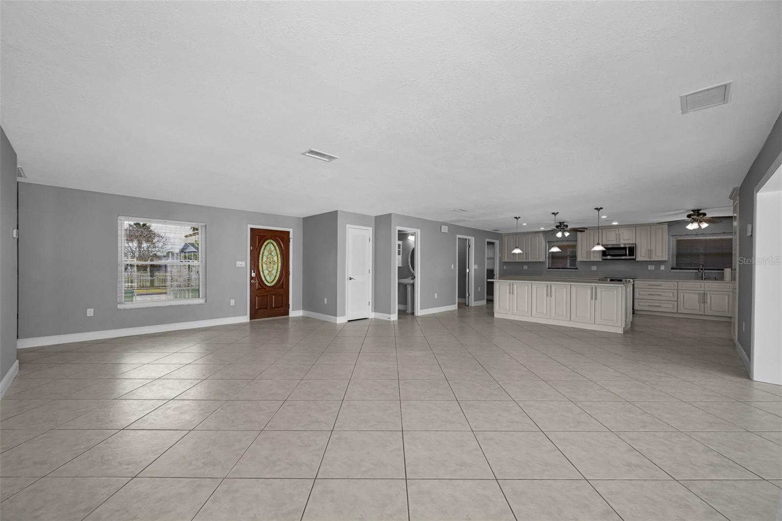 FLOR A MAR - Residential