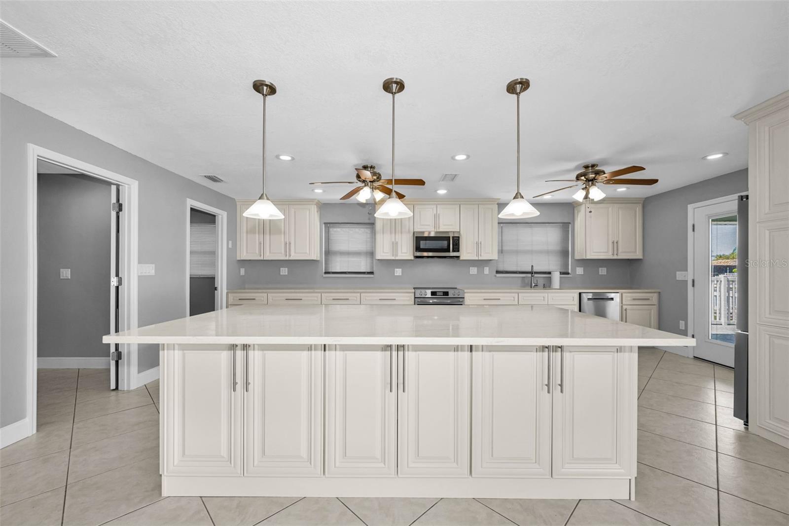 FLOR A MAR - Residential