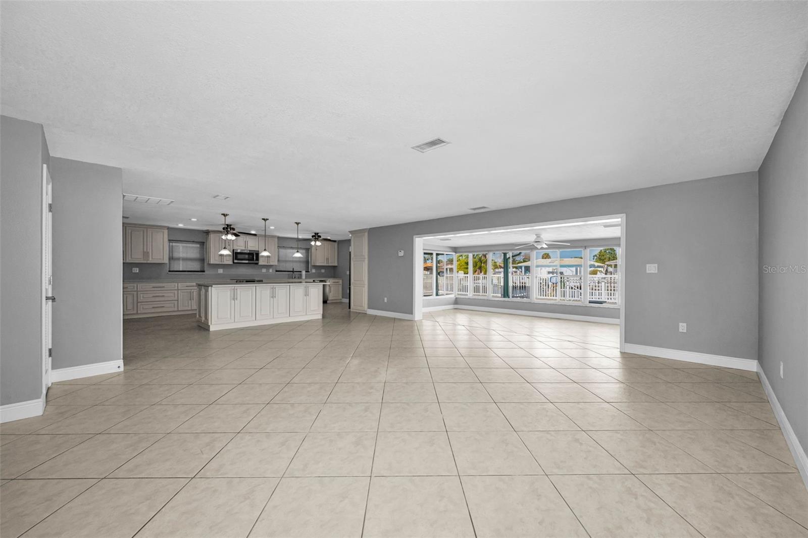 FLOR A MAR - Residential