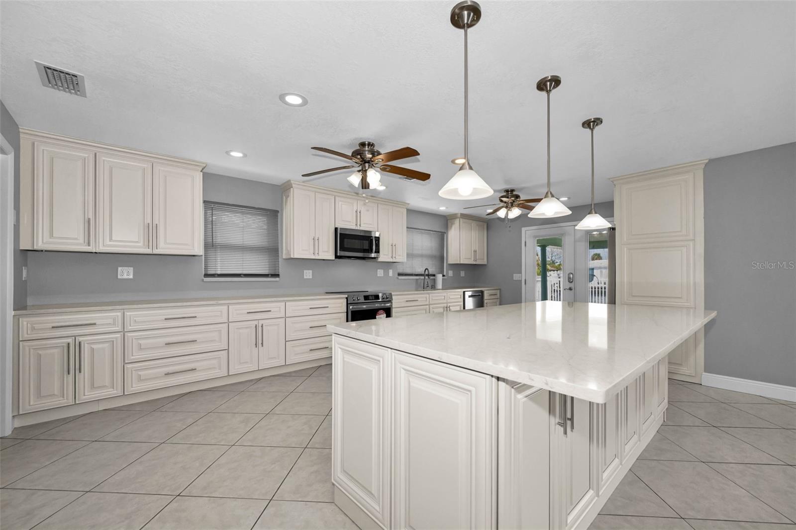 FLOR A MAR - Residential