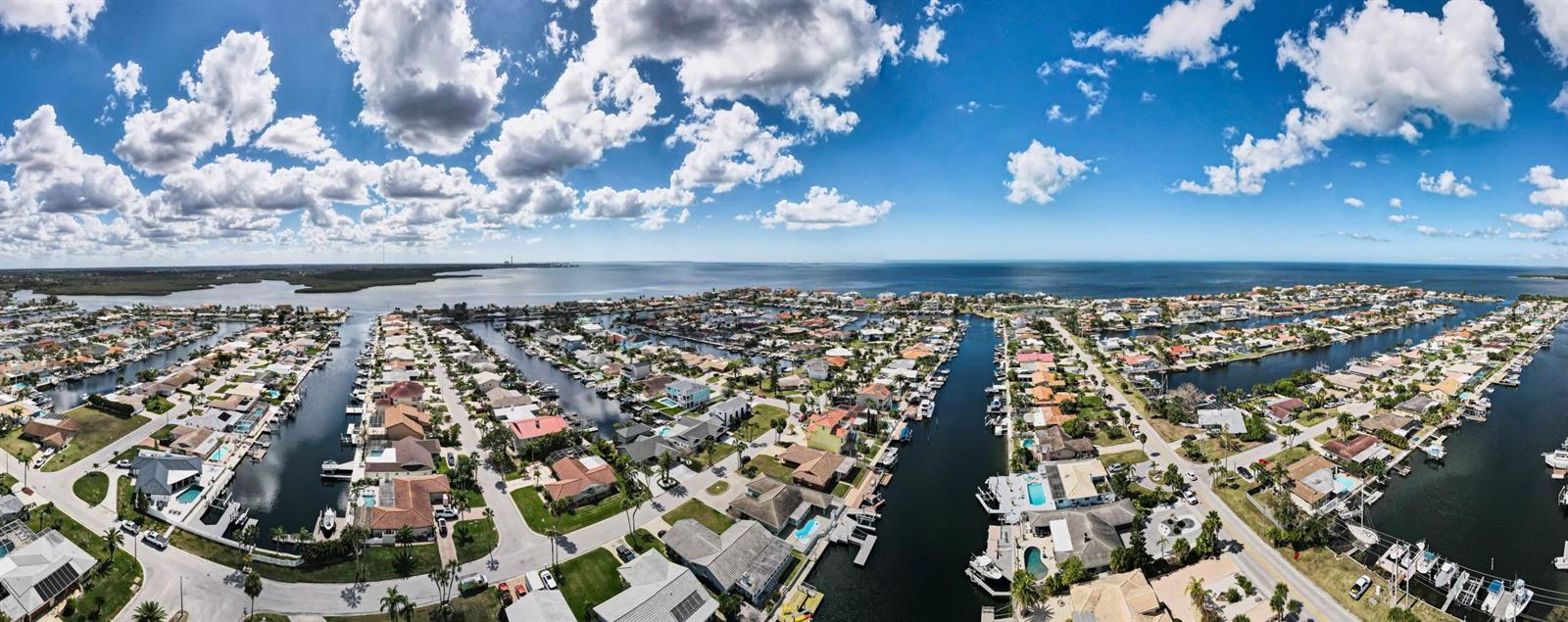 FLOR A MAR - Residential