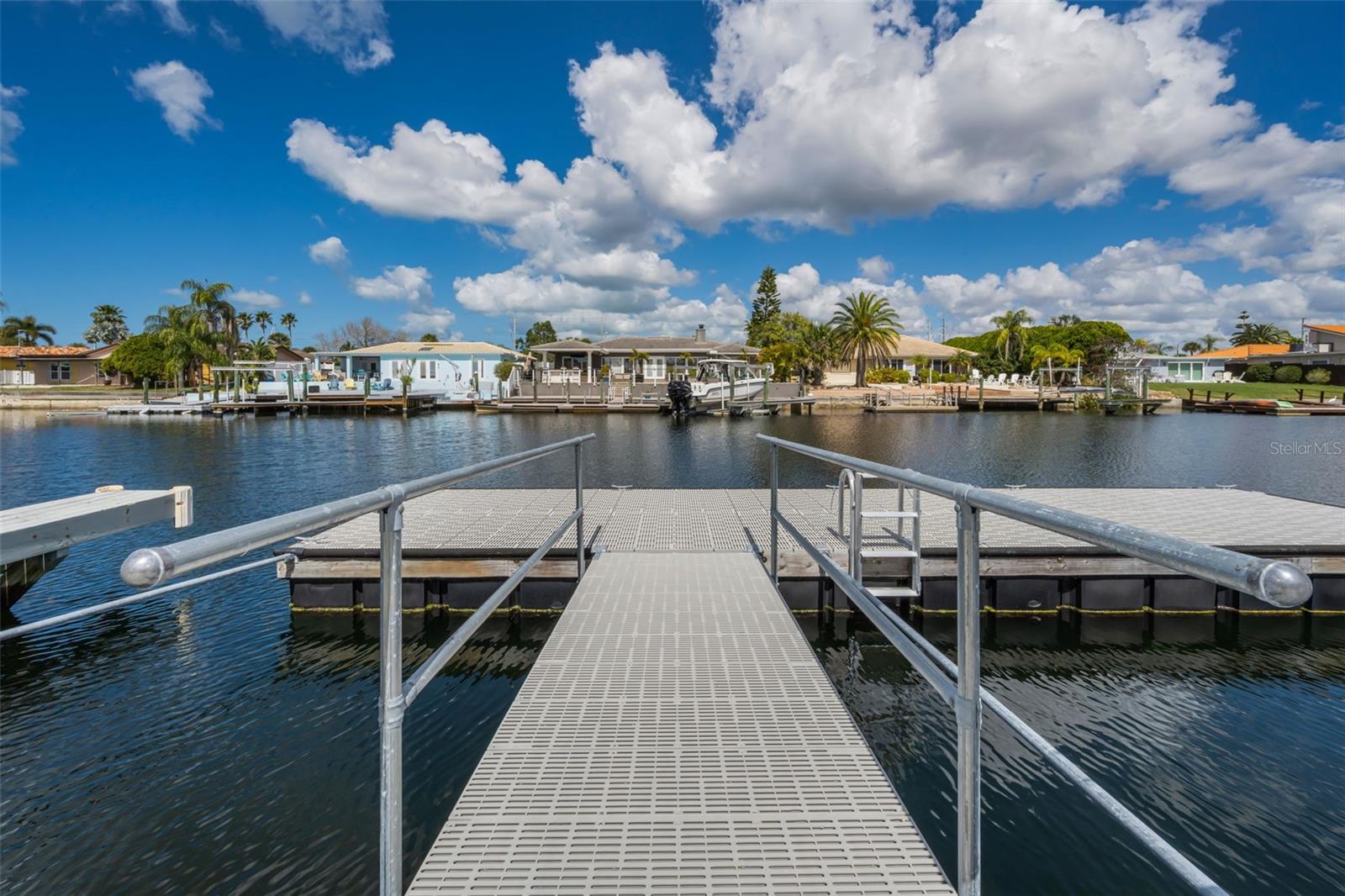 FLOR A MAR - Residential