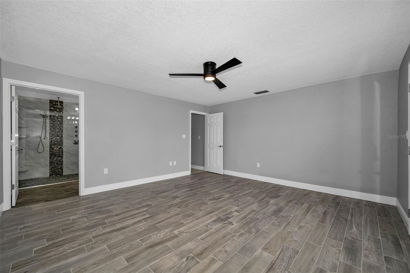 FLOR A MAR - Residential