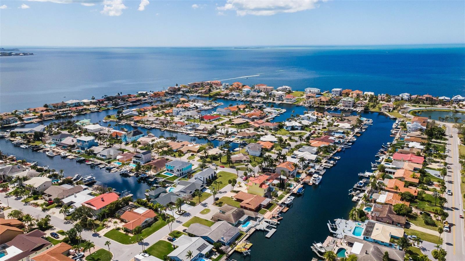 FLOR A MAR - Residential