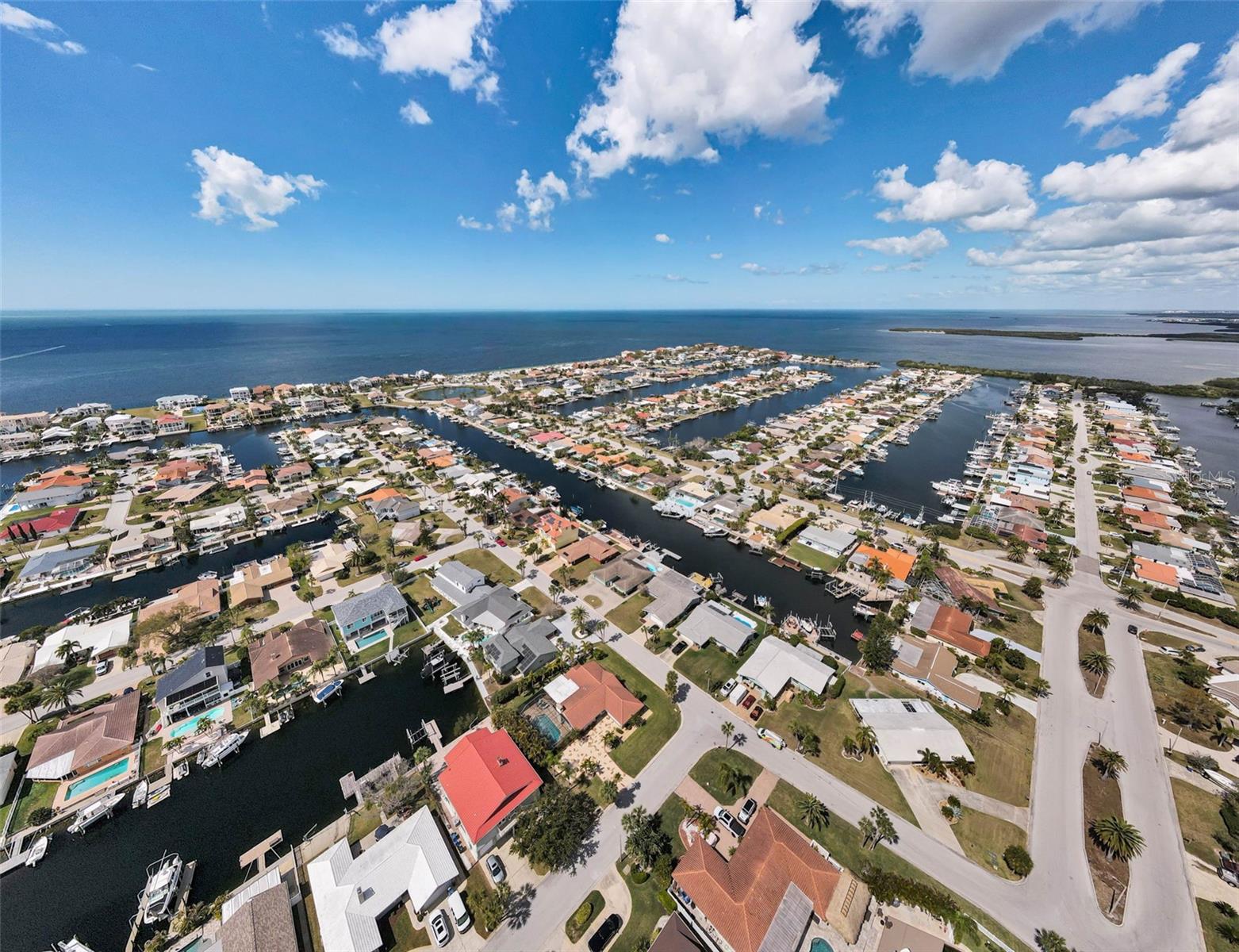 FLOR A MAR - Residential