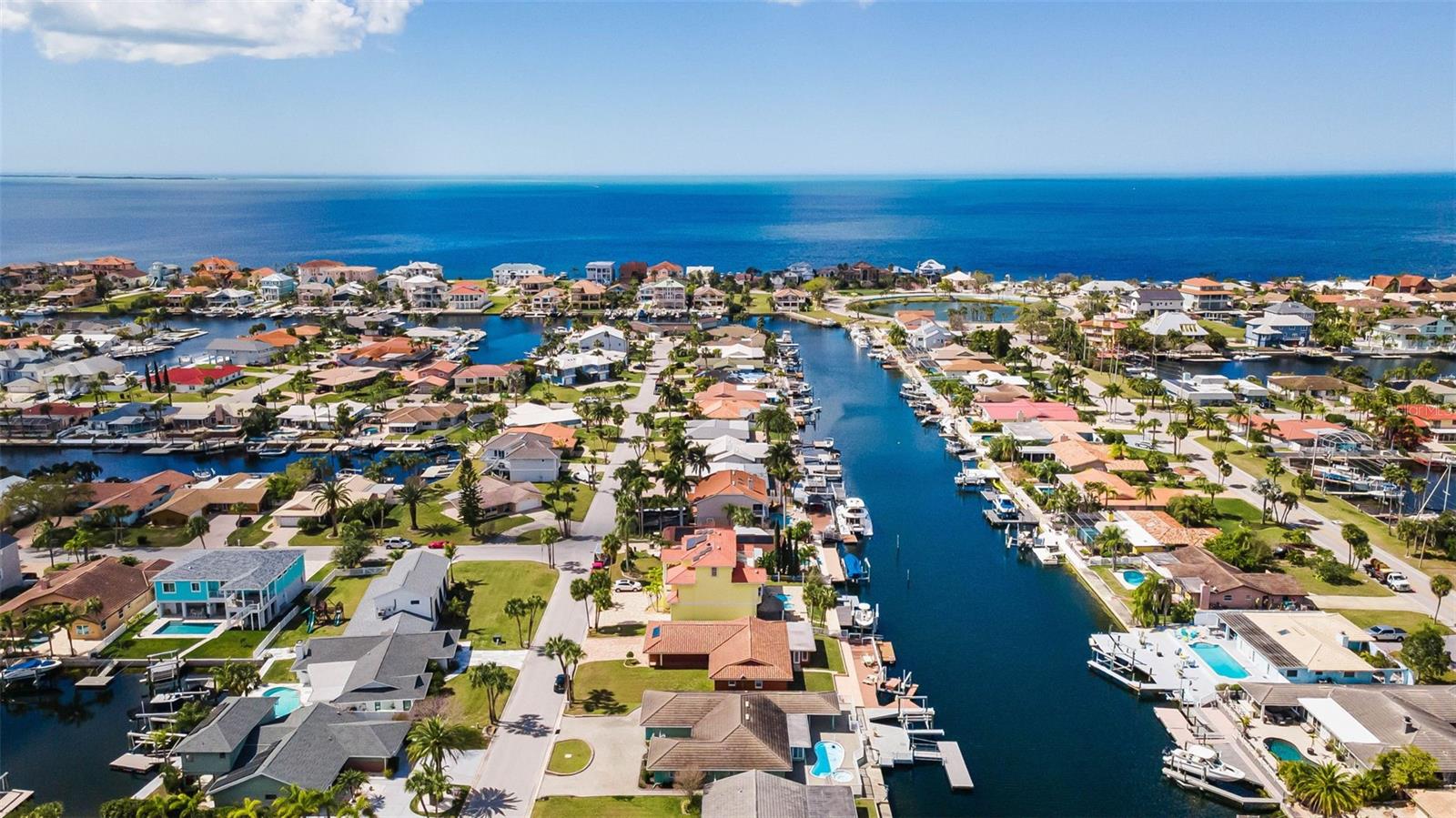 FLOR A MAR - Residential