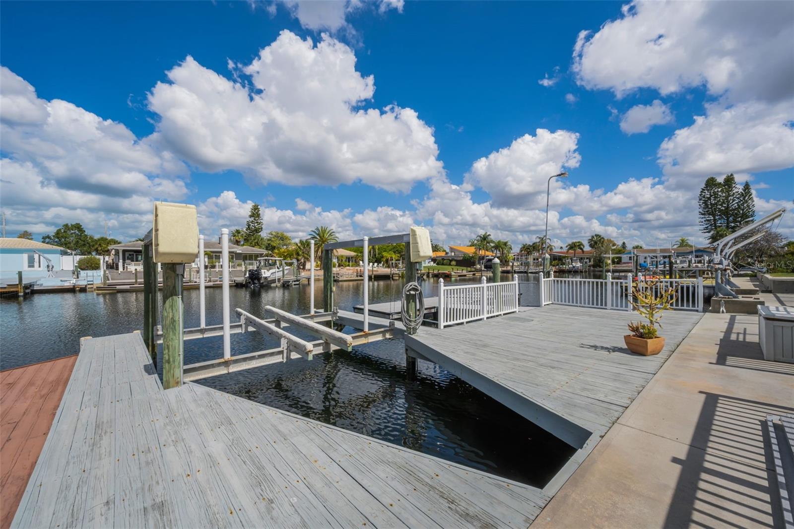 FLOR A MAR - Residential