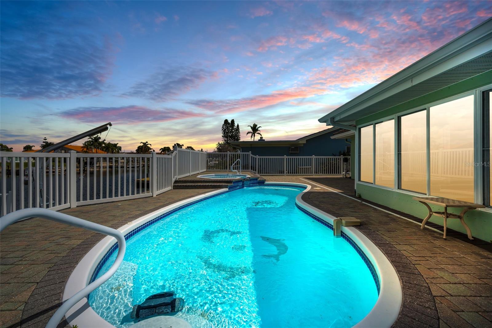 FLOR A MAR - Residential