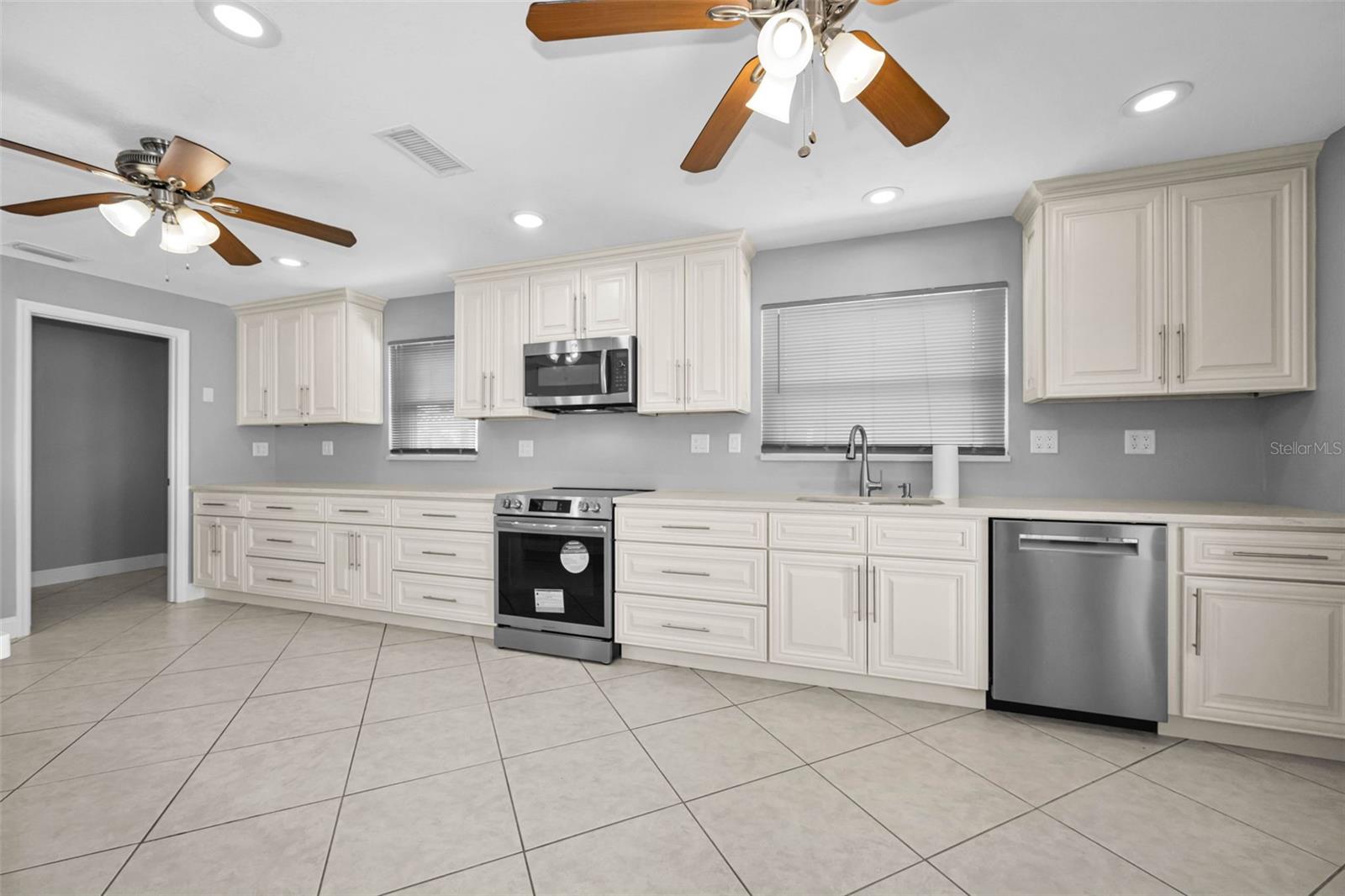 FLOR A MAR - Residential