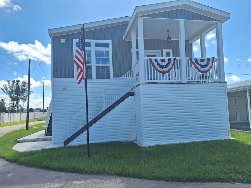 Photo of 64 5th Street, Bradenton, FL 34210 (MLS # C7531083)
