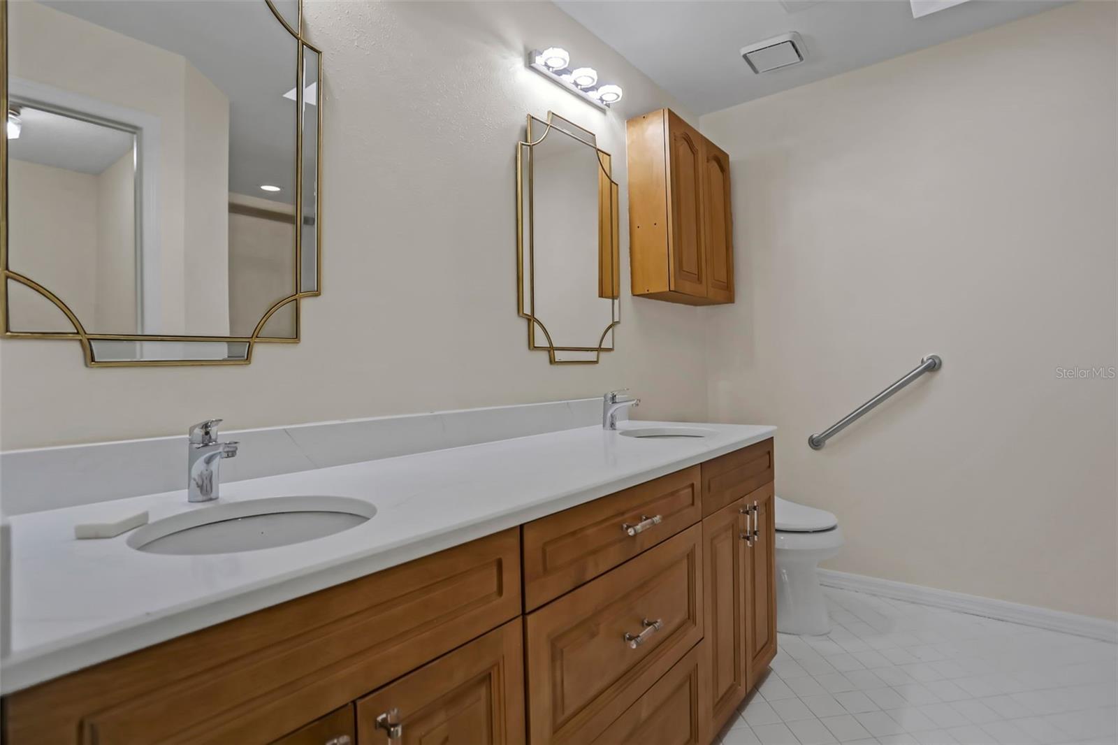 COLONY PARK EAST - Residential