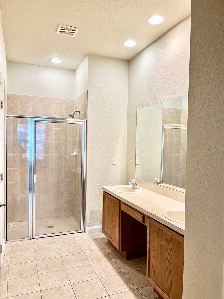 FLORA RIDGE CONDO PH 5 BLDG 2 - Residential Lease