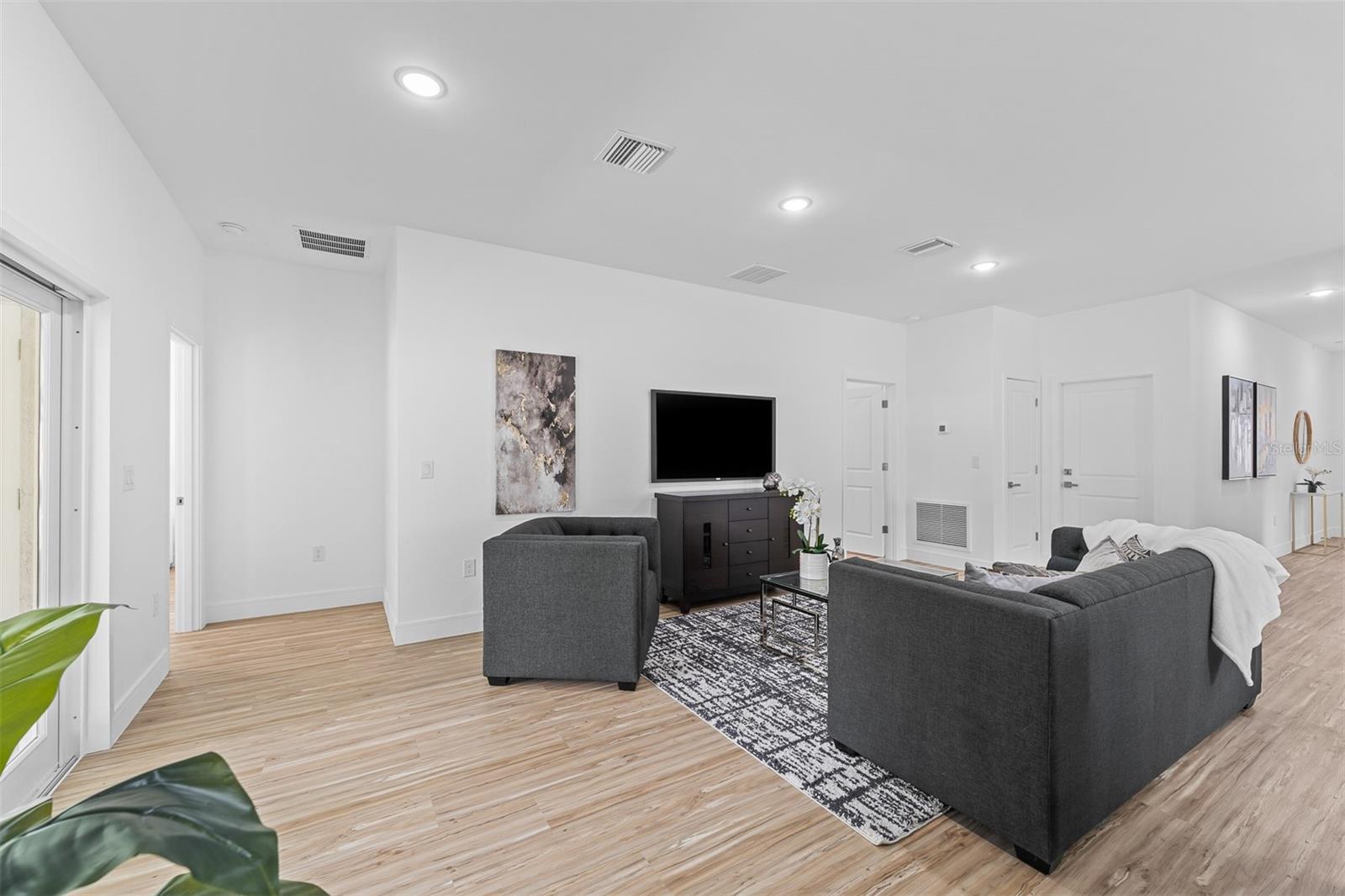 3914 W JEFFERSON STREET