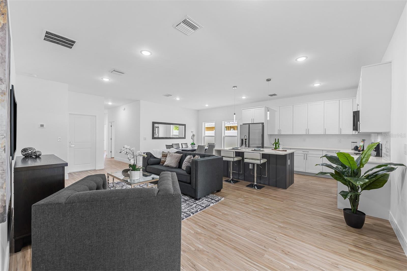 3914 W JEFFERSON STREET