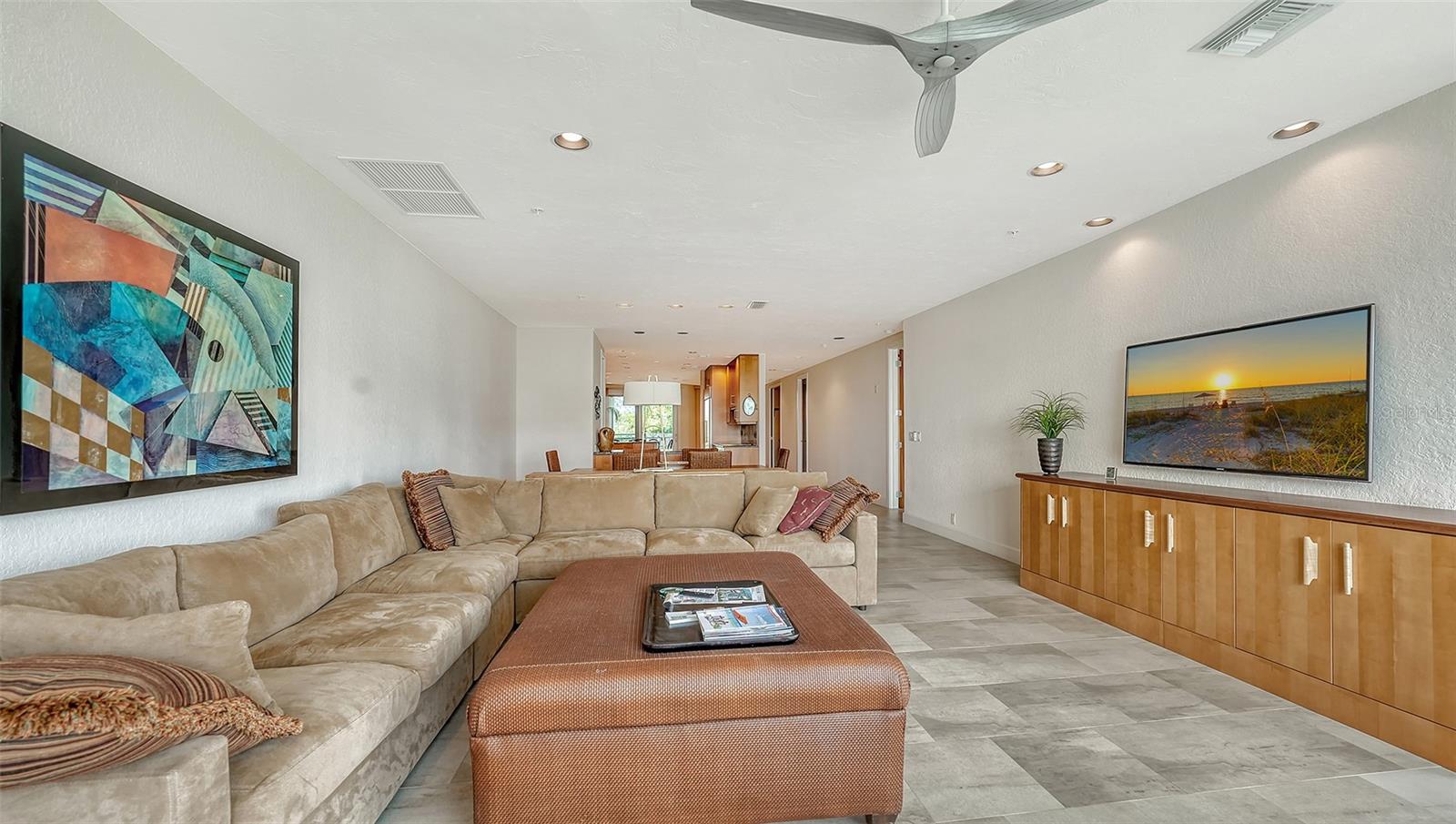 TANGERINE BAY CLUB - Residential