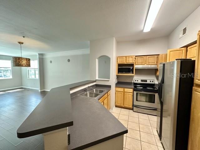 HAMPTONS/METROWEST - Residential