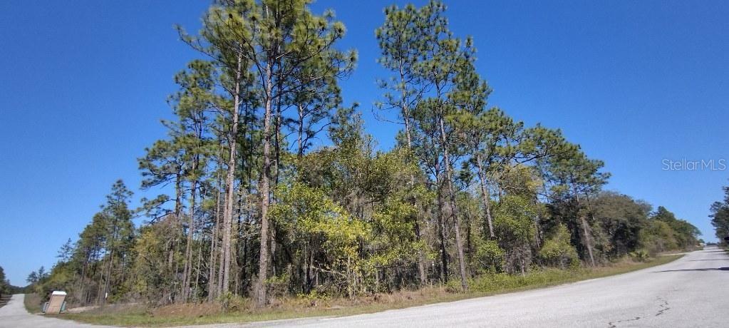 RAINBOW LAKES ESTATE - Land