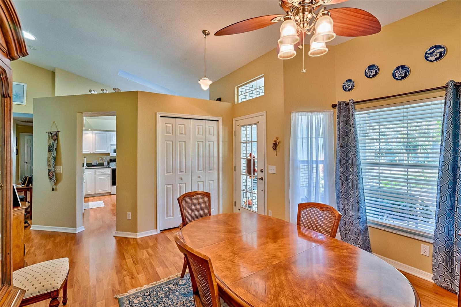 RAINBOW SPGS COUNTRY CLUB - Residential