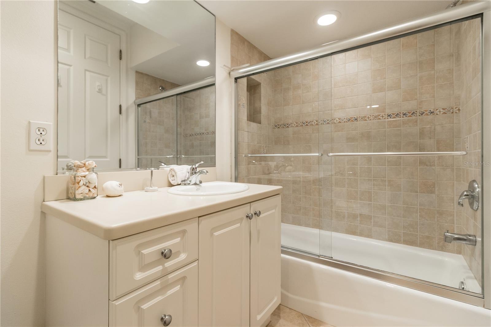 BOLLETTIERI RESORT VILLAS V - Residential Lease