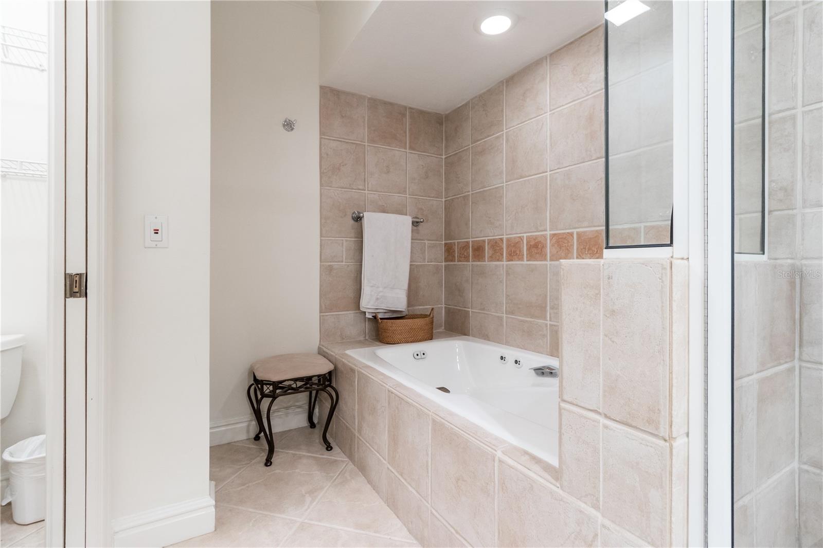 BOLLETTIERI RESORT VILLAS V - Residential Lease