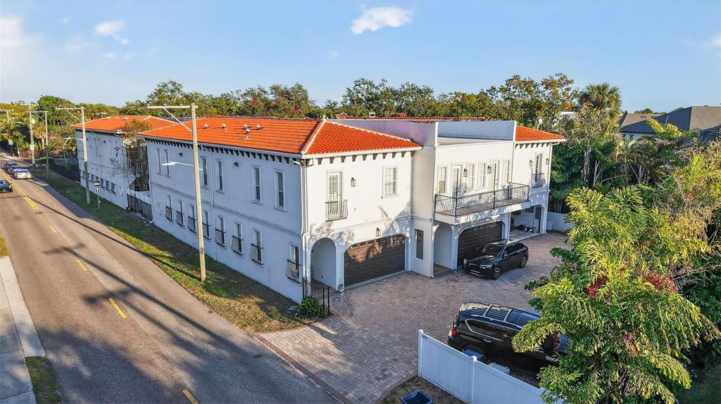 Photo of 5601 Bayshore Boulevard #F, Tampa, FL 33611 (MLS # TB8460688)