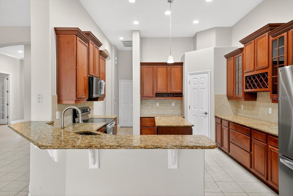 BLUE LAKE ESTATES - Residential