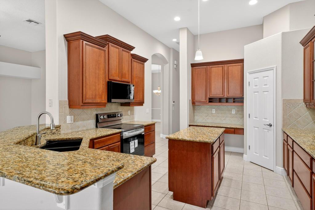 BLUE LAKE ESTATES - Residential