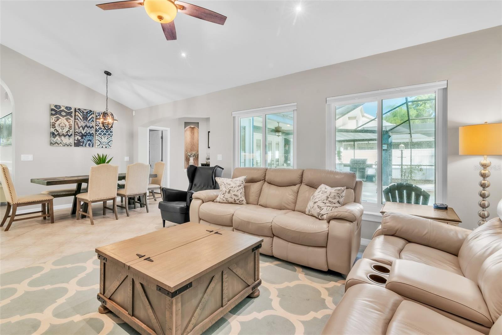 TAMPA PALMS UNIT 3B A REP - Residential Lease