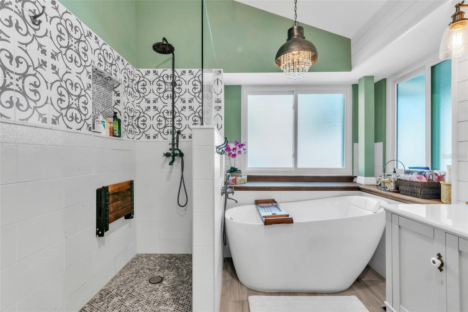 TAMPA PALMS UNIT 3B A REP - Residential Lease