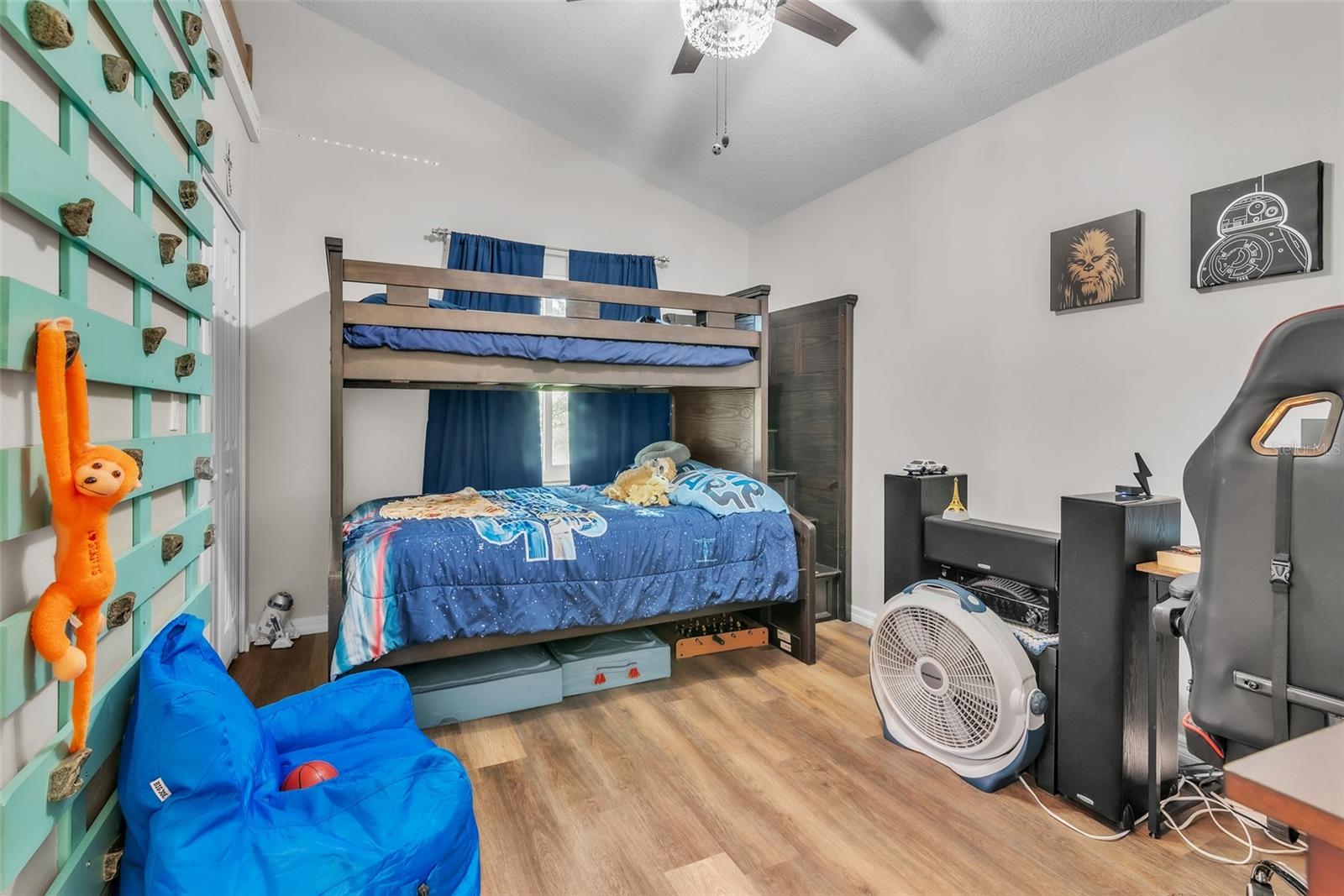 TAMPA PALMS UNIT 3B A REP - Residential Lease