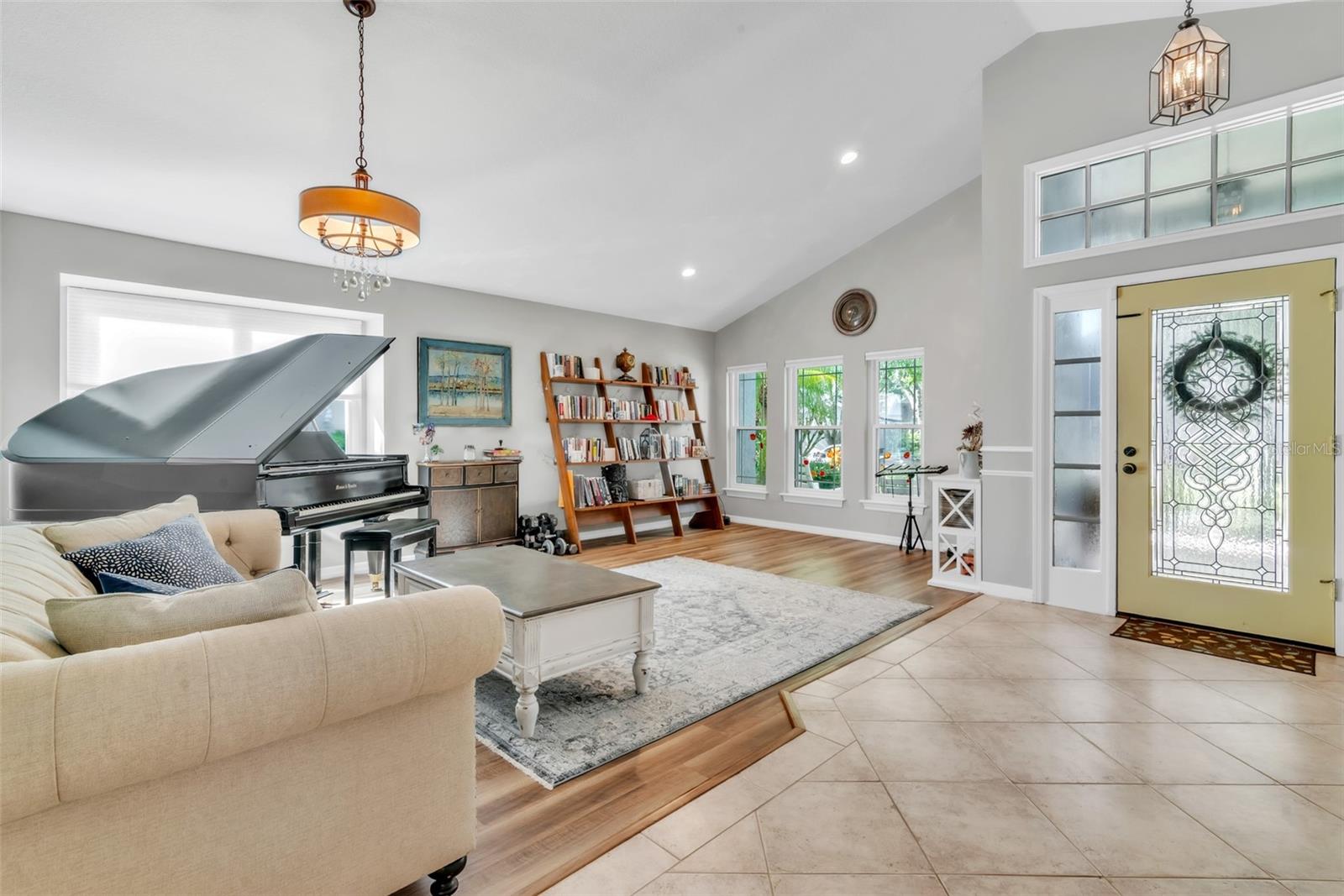 TAMPA PALMS UNIT 3B A REP - Residential Lease