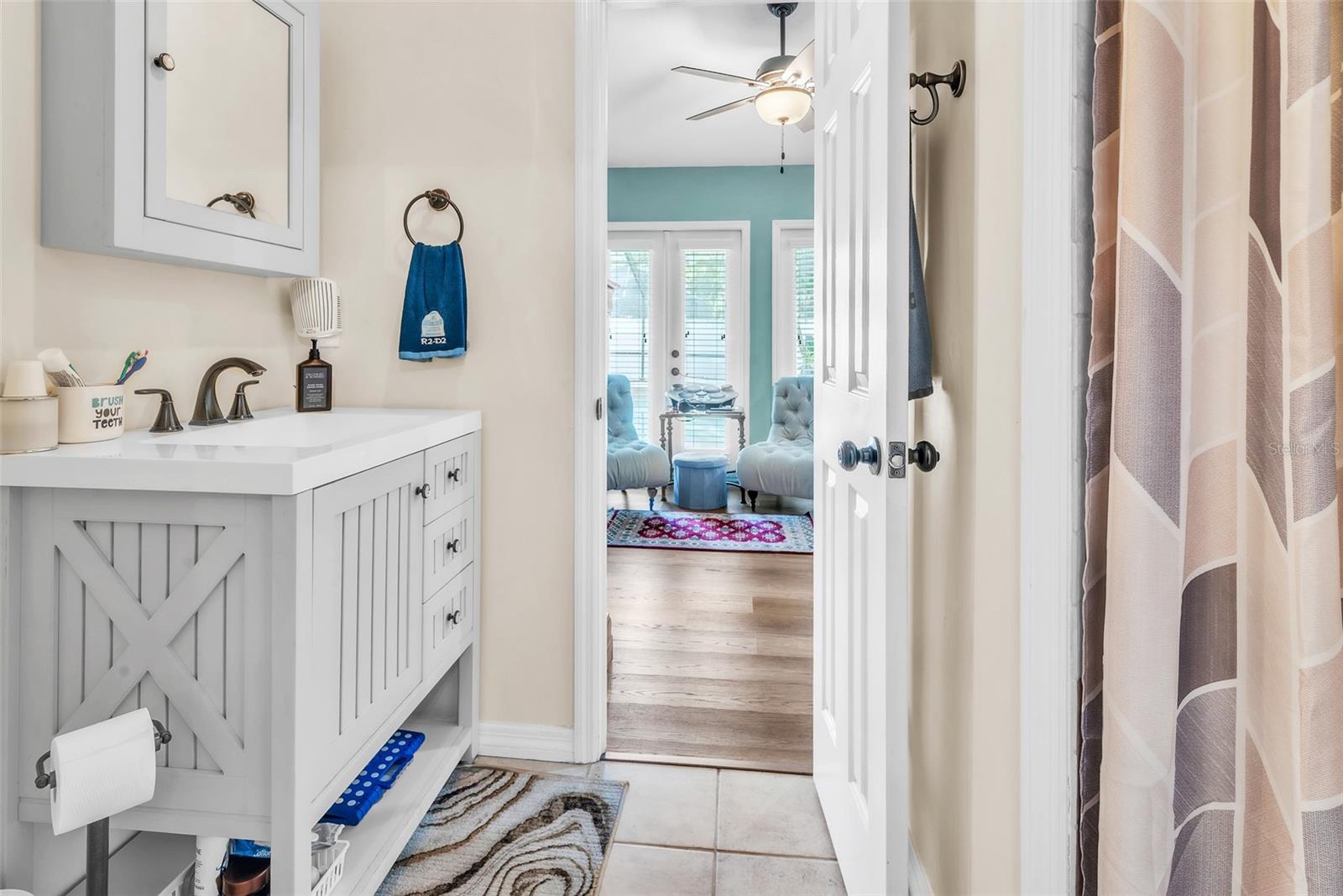 TAMPA PALMS UNIT 3B A REP - Residential Lease