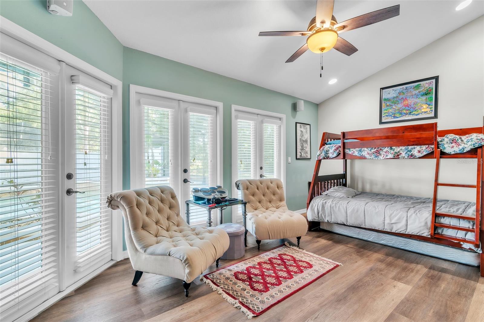 TAMPA PALMS UNIT 3B A REP - Residential Lease