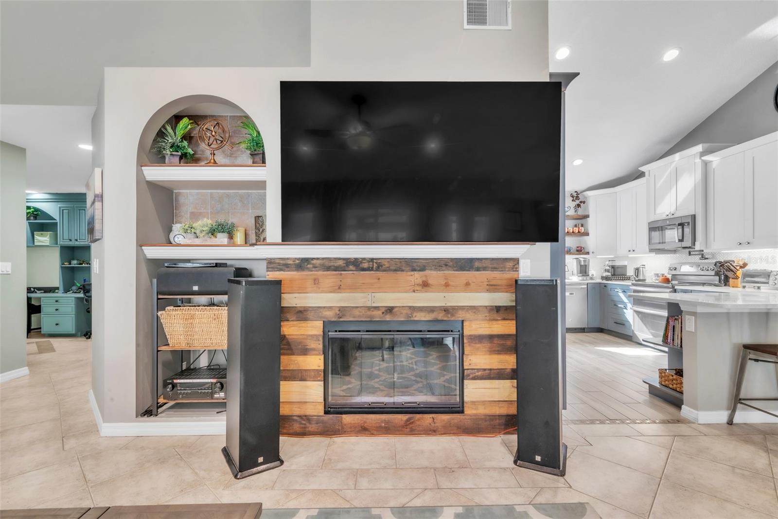 TAMPA PALMS UNIT 3B A REP - Residential Lease