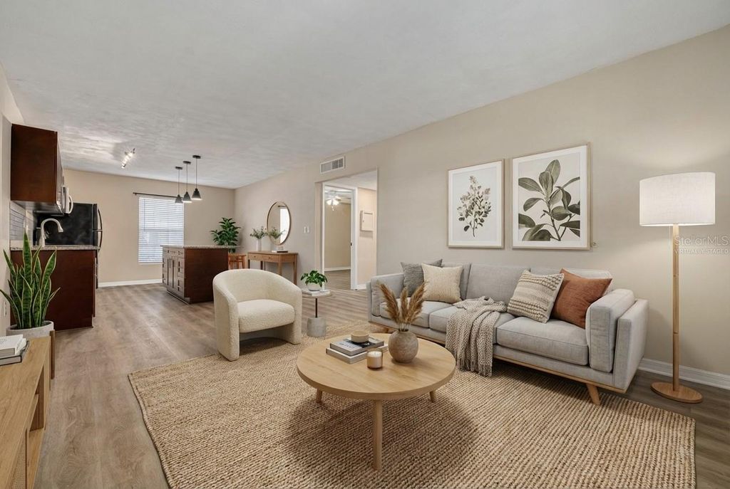 Photo of 2808 W Azeele Street #117, Tampa, FL 33609 (MLS # TB8459805)