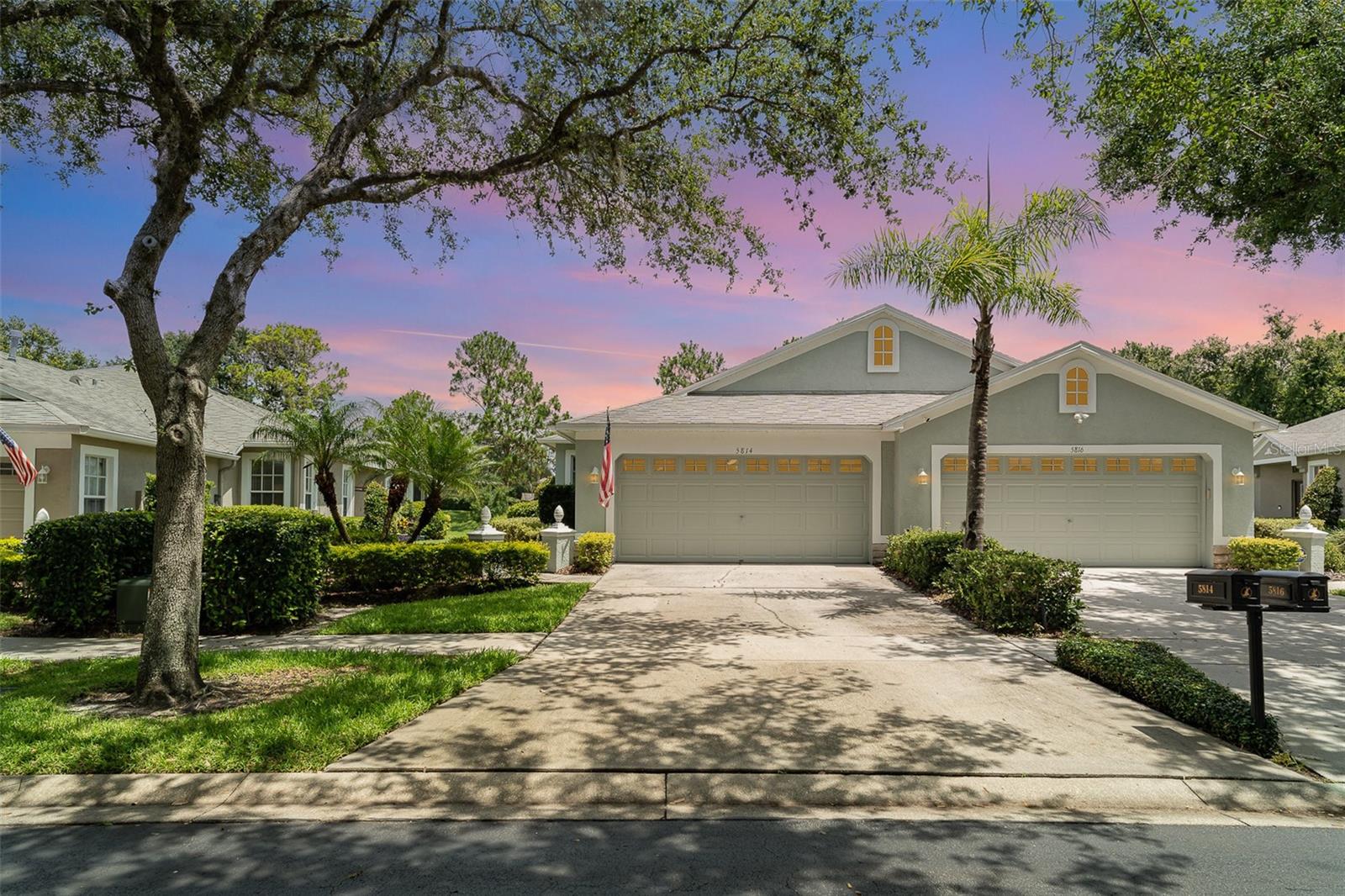 FISHHAWK VILLA - 3BD/2BA/2 CAR GARAGE** MAINTENANCE FREE LIVING // ONE STORY // GATED HERON PARK ! This 1720 sqft home is an open concept boasting 3 bedrooms, 2 full baths and a 2 car garage backed to a Lushly Landscaped / Private Setting! All of the windows features custom plantation shutters. This open concept offers sliding glass doors off of your great room flowing out onto the extended and screened lanai. The perfect place to simply relax and enjoy or entertaining.