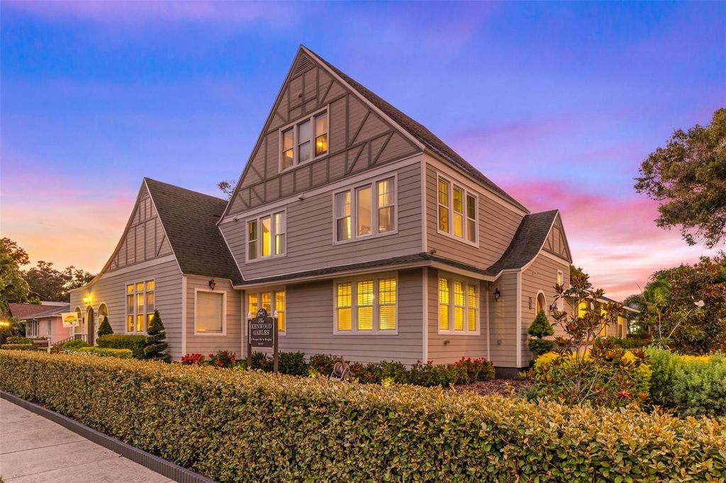 Photo of 2801 7th Avenue N, St Petersburg, FL 33713 (MLS # TB8336080)