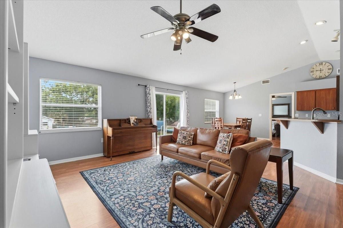 1384 LAUREL GLEN DRIVE