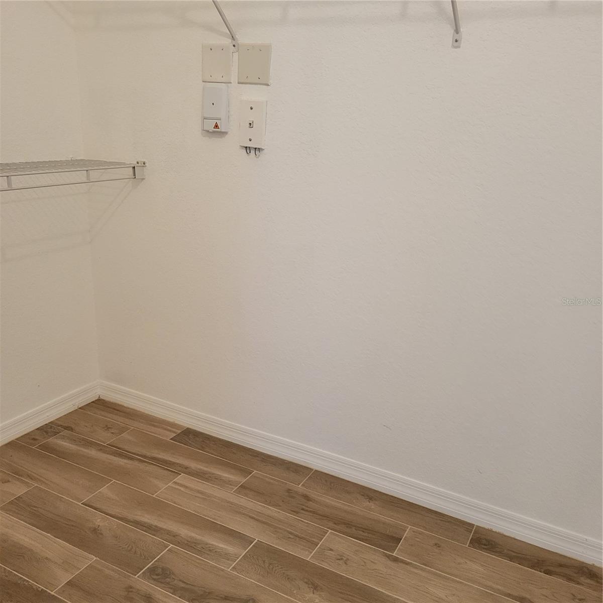 BROADWAY PROMENADE - Residential Lease