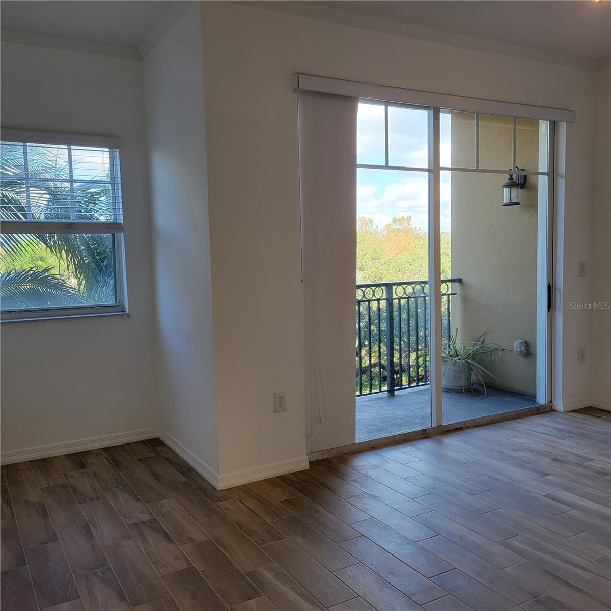 BROADWAY PROMENADE - Residential Lease