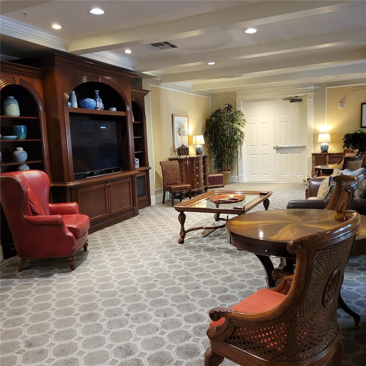 BROADWAY PROMENADE - Residential Lease