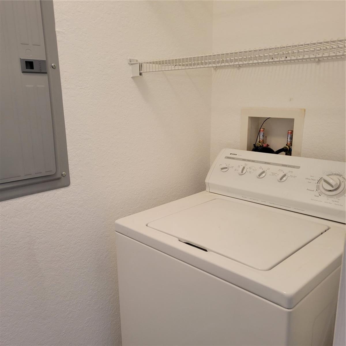 BROADWAY PROMENADE - Residential Lease